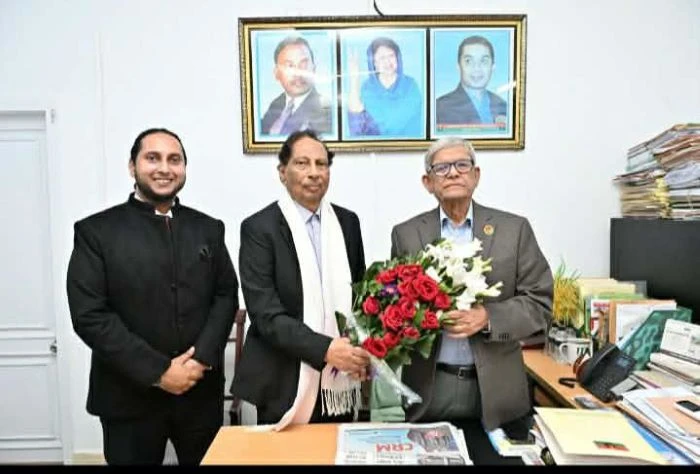 বিএনপিতে যোগ দিলেন সাবেক তথ্য প্রতি মন্ত্রী অধ্যাপক আবু সাইয়িদ